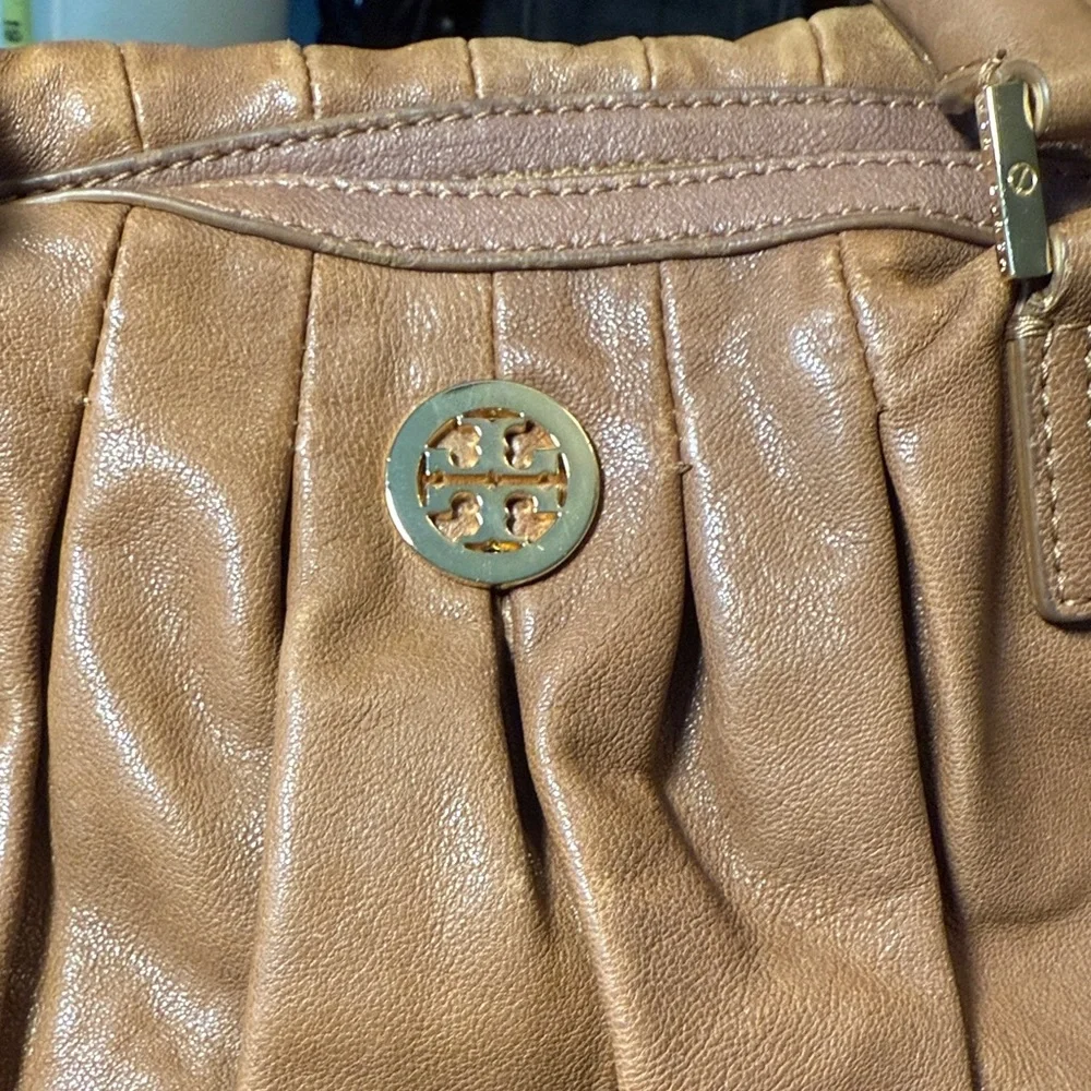 Tory Burch Leather Crossbody/Shoulder Hobo Bag - Picture 3 of 13